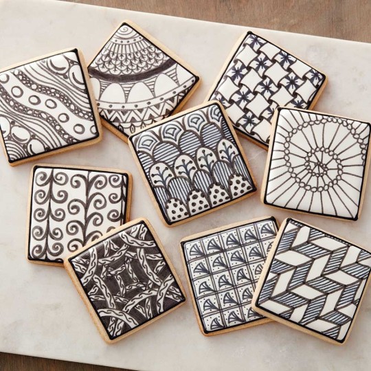 Wilton FoodWriter Fine & Bold Tip Black Edible Markers (Set of 2) | Wilton Party Supplies