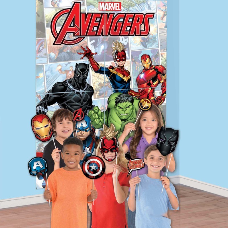 Marvel Avengers Scene Setter with Photo Props - Avengers Party Supplies