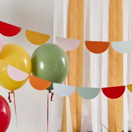 Circus Party Scallop Garland Banner 4m