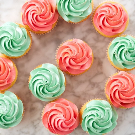 Wilton Metallic Silver Edible Glitter Spray